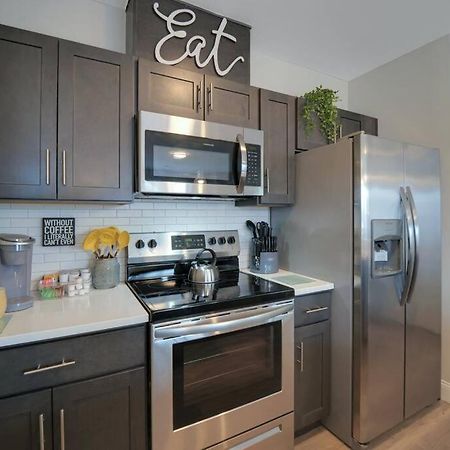 Beautiful 2Br Apt/Ewr Airport/King /Free Parking ニューアーク エクステリア 写真