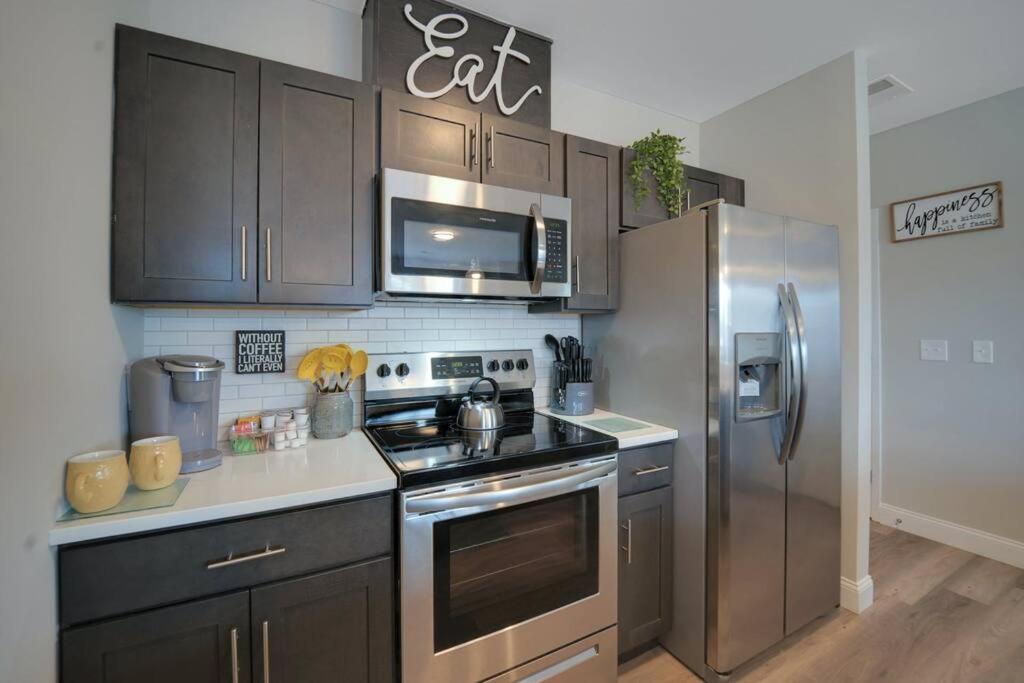 Beautiful 2Br Apt/Ewr Airport/King /Free Parking ニューアーク エクステリア 写真