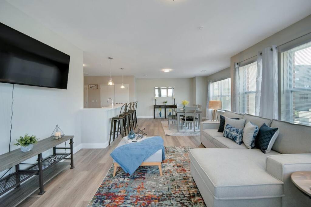 Beautiful 2Br Apt/Ewr Airport/King /Free Parking ニューアーク エクステリア 写真