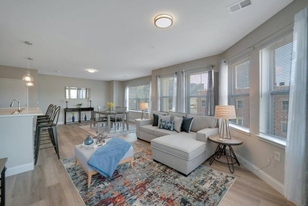 Beautiful 2Br Apt/Ewr Airport/King /Free Parking ニューアーク エクステリア 写真