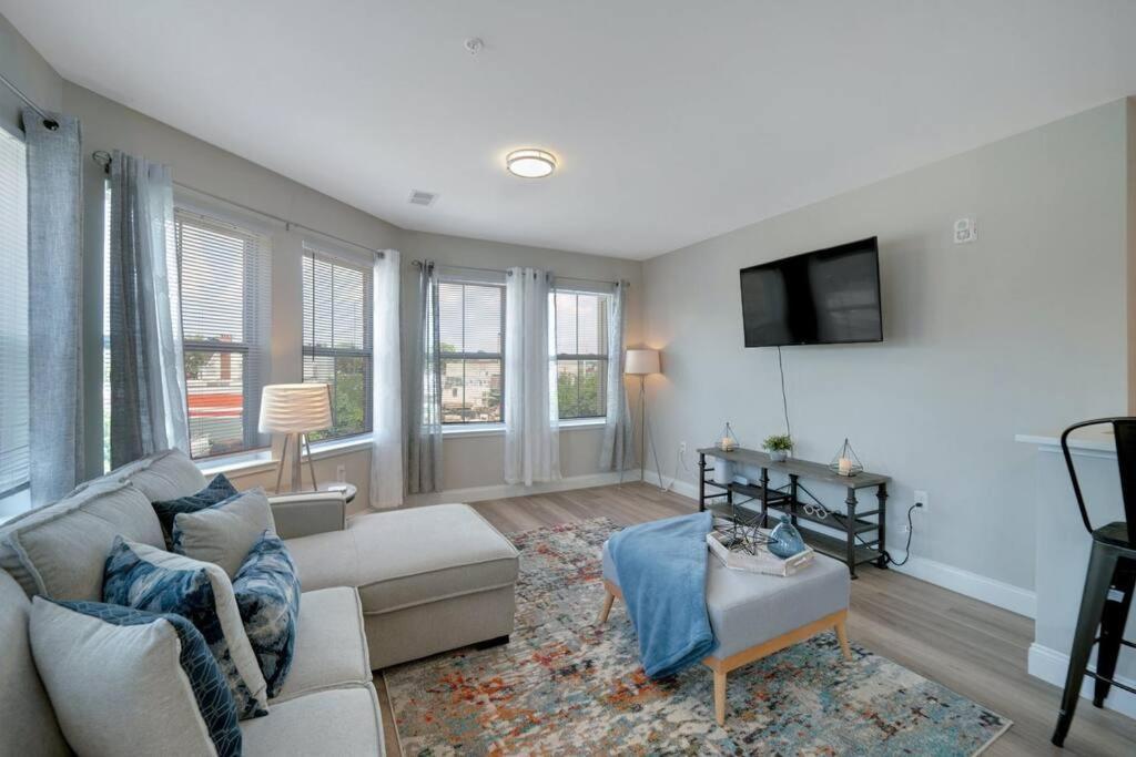 Beautiful 2Br Apt/Ewr Airport/King /Free Parking ニューアーク エクステリア 写真