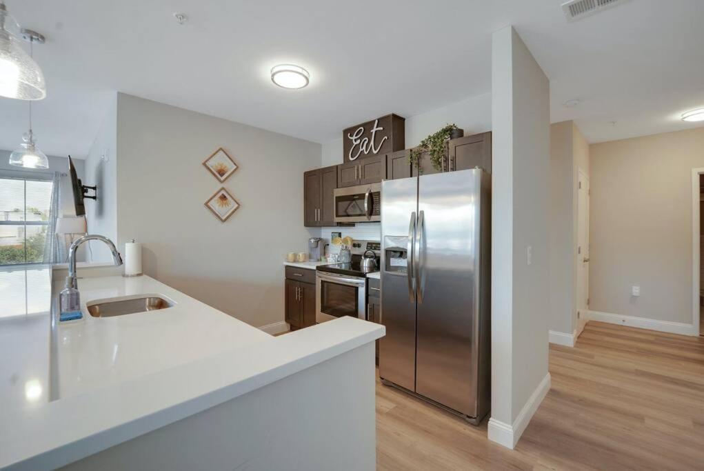 Beautiful 2Br Apt/Ewr Airport/King /Free Parking ニューアーク エクステリア 写真