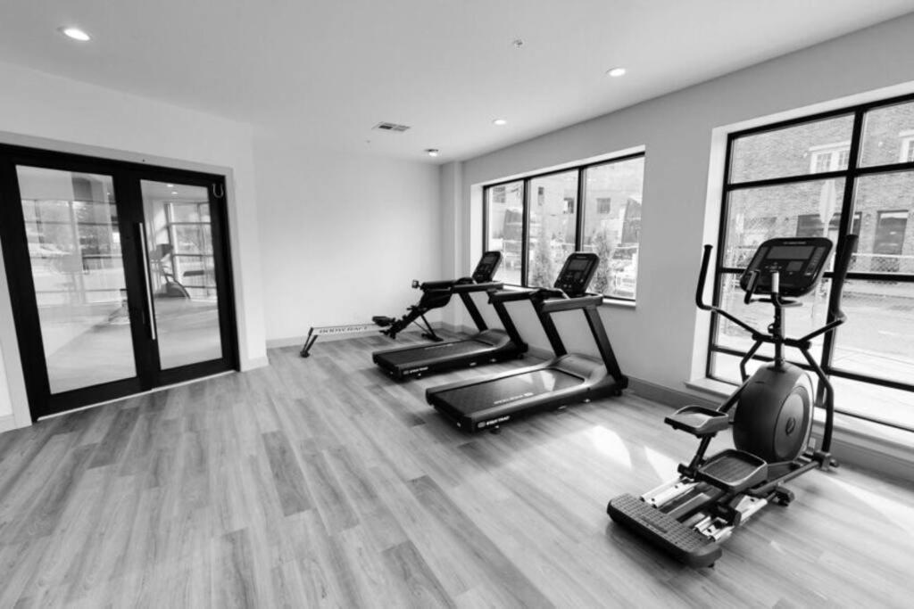 Beautiful 2Br Apt/Ewr Airport/King /Free Parking ニューアーク エクステリア 写真