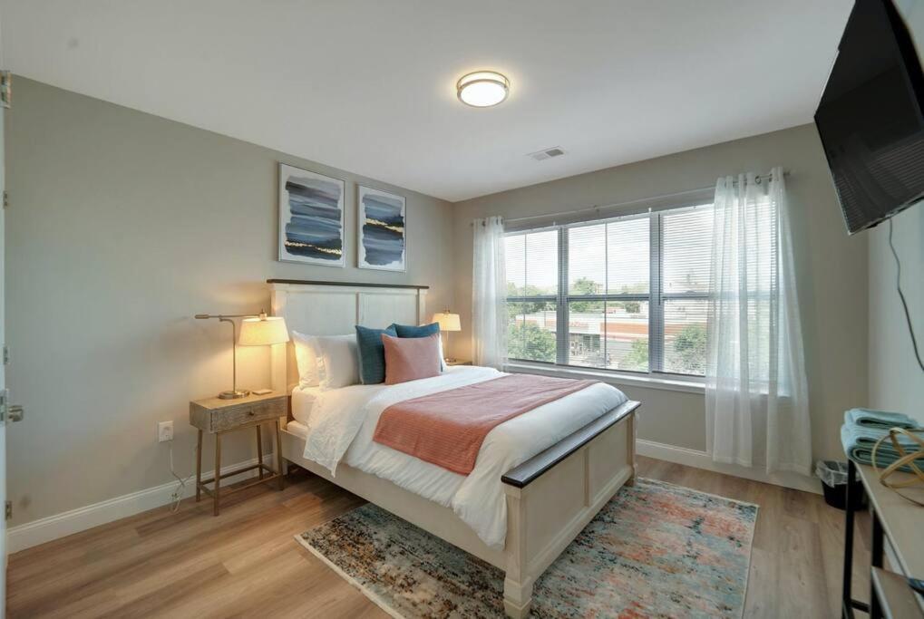 Beautiful 2Br Apt/Ewr Airport/King /Free Parking ニューアーク エクステリア 写真