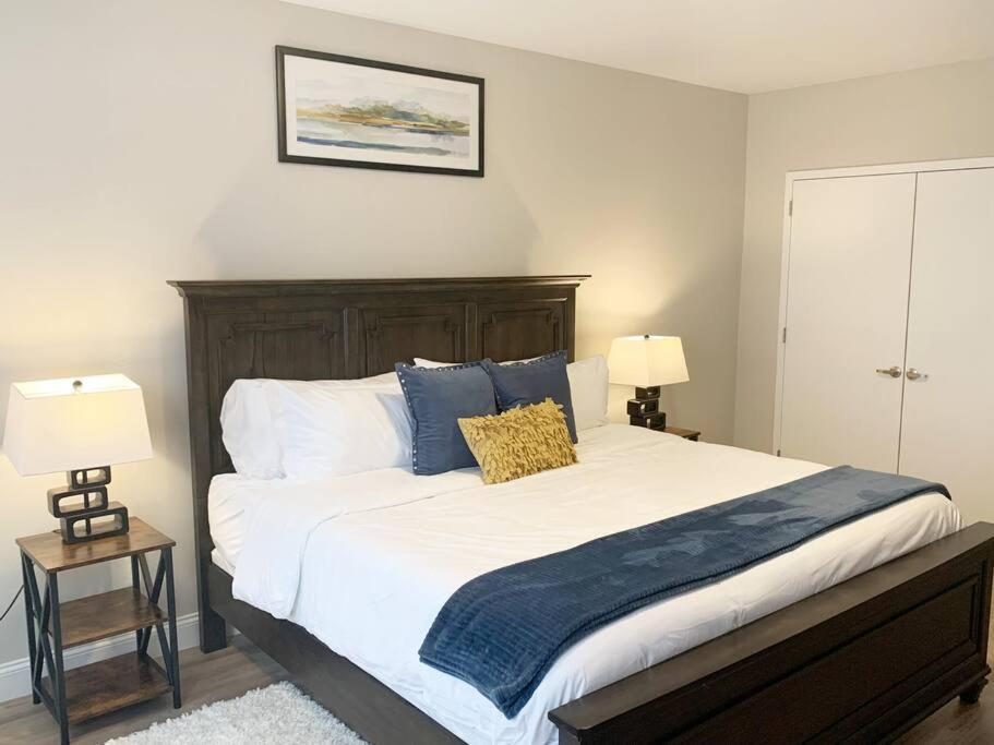 Beautiful 2Br Apt/Ewr Airport/King /Free Parking ニューアーク エクステリア 写真