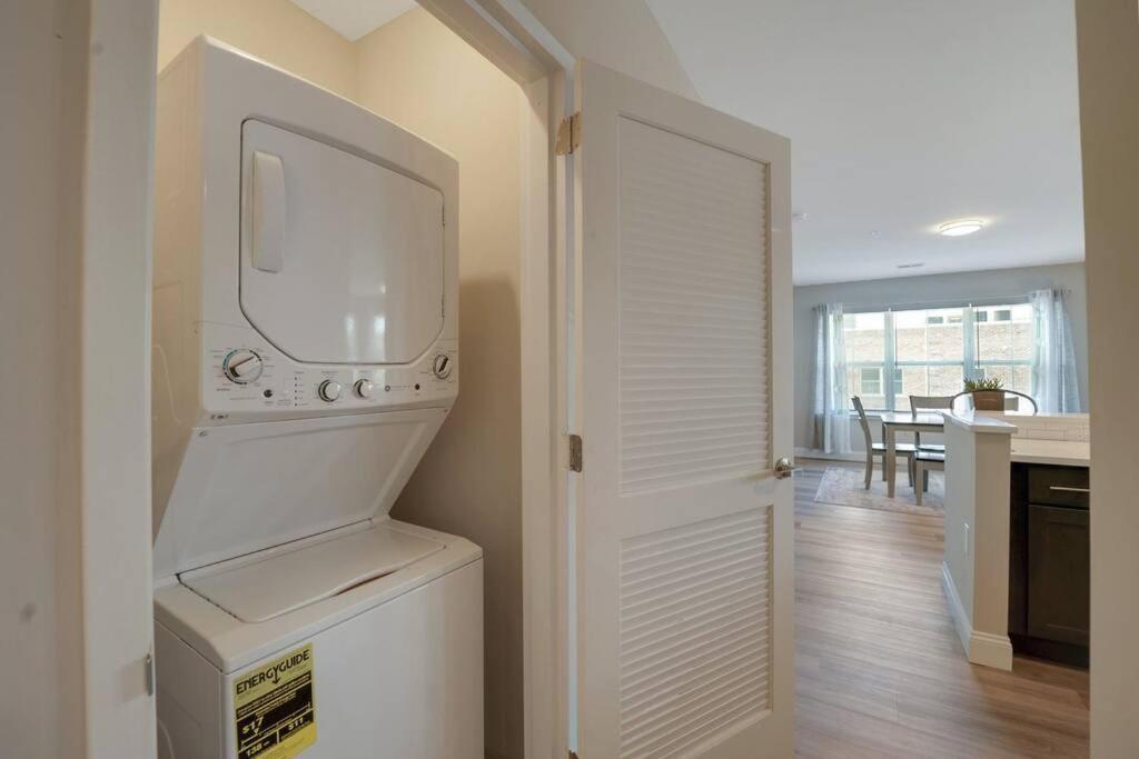 Beautiful 2Br Apt/Ewr Airport/King /Free Parking ニューアーク エクステリア 写真