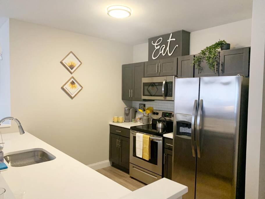 Beautiful 2Br Apt/Ewr Airport/King /Free Parking ニューアーク エクステリア 写真